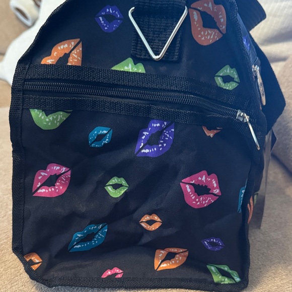 Betty Boop Black Bag with Colorful Lip Design - Picture 5 of 10